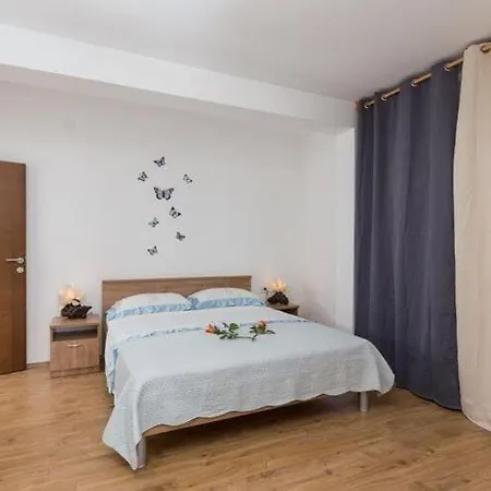 Διαμέρισμα Manuela - Comfort One-bedroom With Terrace And Sea View *