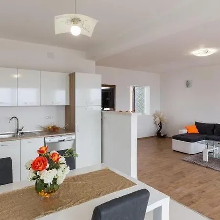 Διαμέρισμα Manuela - Comfort One-bedroom With Terrace And Sea View Cavtat