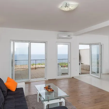 Manuela - Comfort One-bedroom With Terrace And Sea View